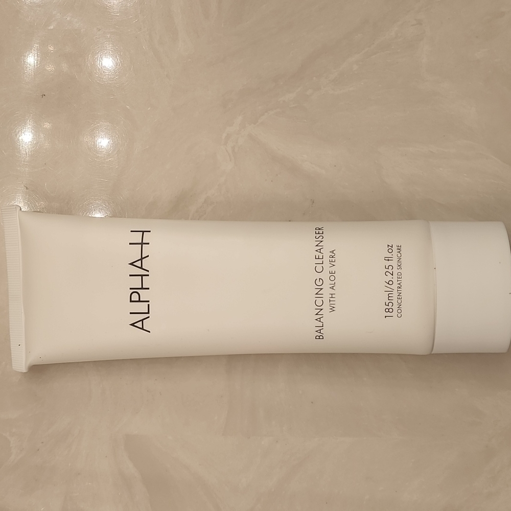 Alpha-h Balancing Cleanser